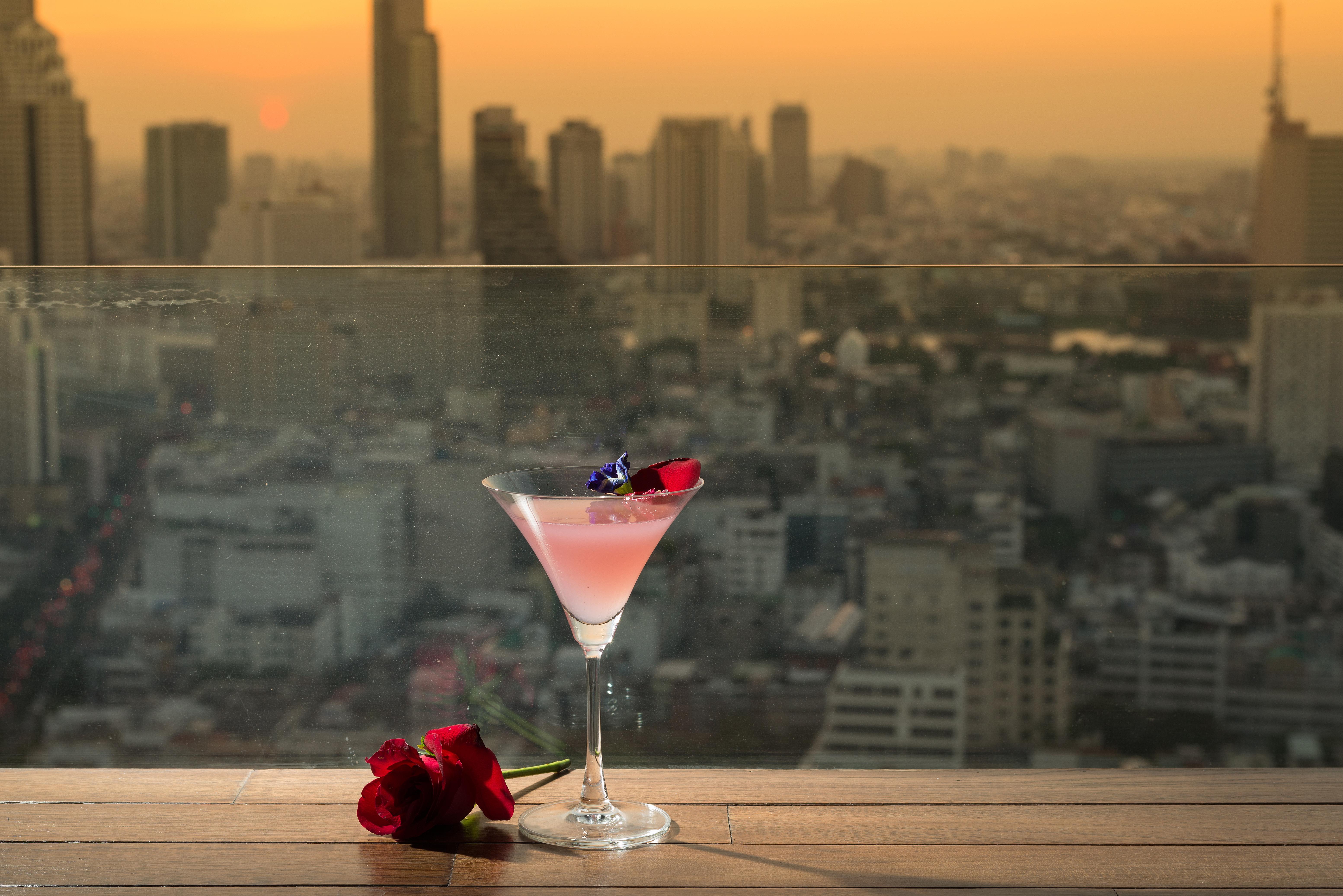 Pullman Bangkok Hotel G Екстериор снимка A cosmopolitan cocktail