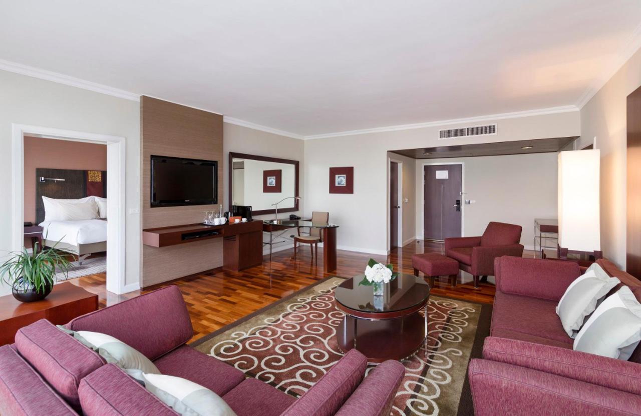 Pullman Bangkok Hotel G Екстериор снимка Suite at the Hilton Athens