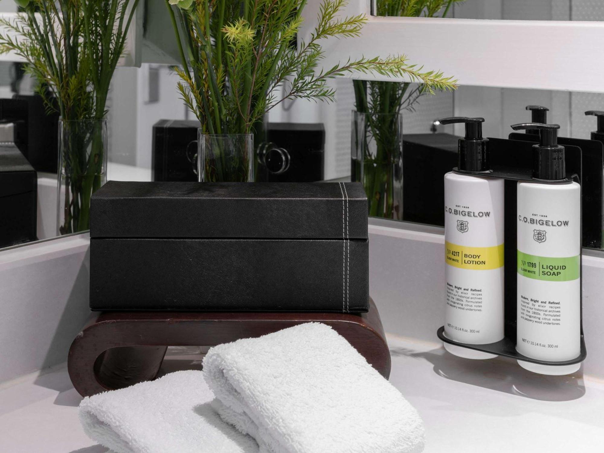 Pullman Bangkok Hotel G Екстериор снимка The White Company toiletries